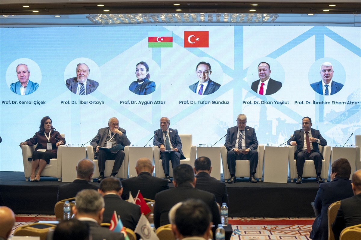 Başkentte, Batı Azerbaycan Topluluğu ve Azerbaycan-Türkiye Evi tarafından "İnsan Haklarının...