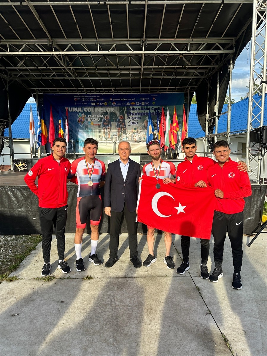 Bisiklet Milli Takımı, Romanya'da düzenlenen 2025 Balkan Yol Bisikleti Şampiyonası'nda 5 madalya...