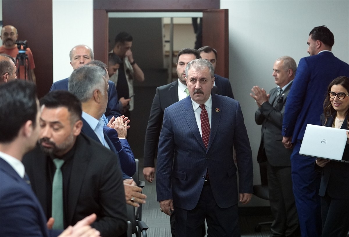Büyük Birlik Partisi (BBP) Genel Başkanı Mustafa Destici, partisinin genel merkezinde basın...