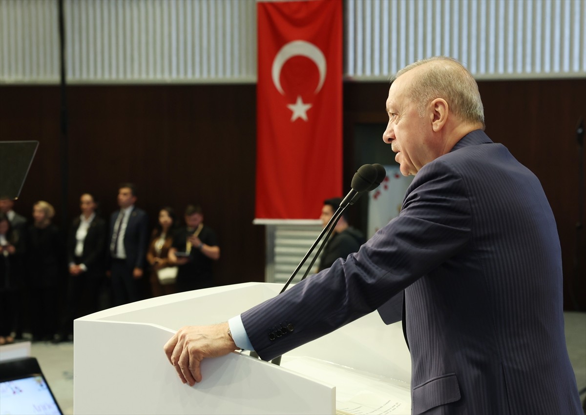 Cumhurbaşkanı Recep Tayyip Erdoğan, AK Parti Genel Merkez Kadın Kolları Başkanlığının...