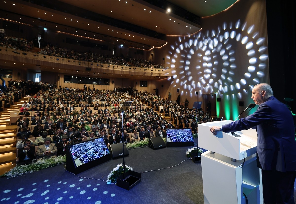 Cumhurbaşkanı Recep Tayyip Erdoğan, Atatürk Kültür Merkezi'nde düzenlenen Uluslararası Yeşilay...