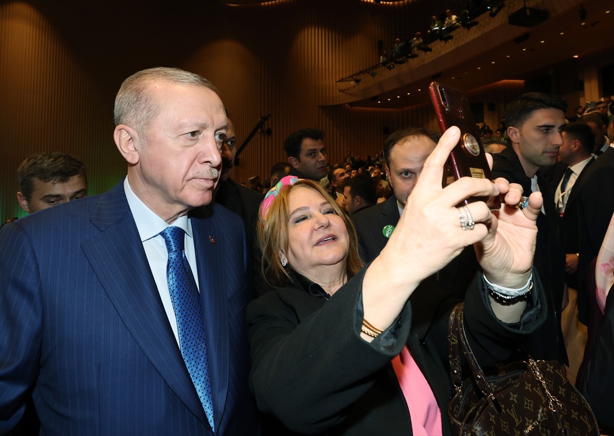 Cumhurbaşkanı Recep Tayyip Erdoğan, Atatürk Kültür Merkezi'nde düzenlenen Uluslararası Yeşilay...