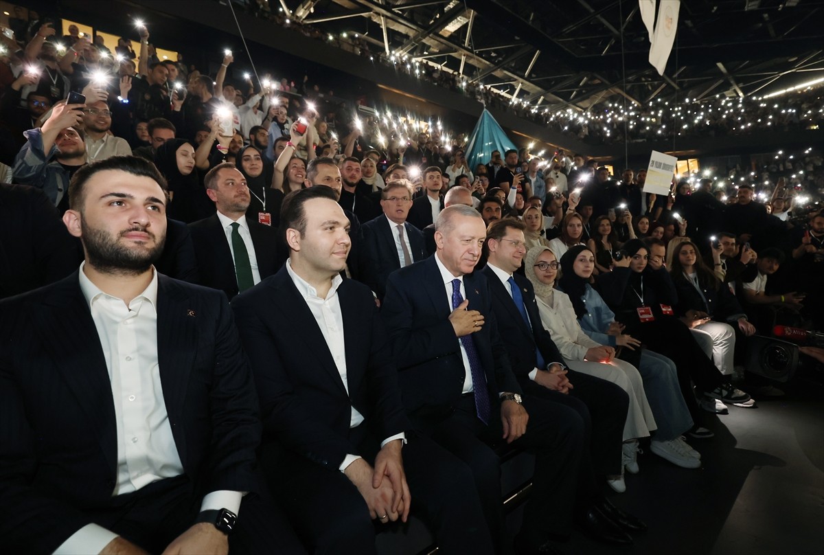 Cumhurbaşkanı Recep Tayyip Erdoğan, Basketbol Gelişim Merkezi'nde düzenlenen GENÇFEST "Bir Gençlik...