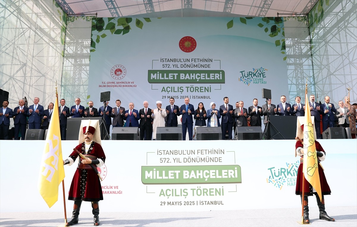 Cumhurbaşkanı Recep Tayyip Erdoğan, Beykoz Millet Bahçesi'nde, "İstanbul'un Fethi'nin 572. Yıl...