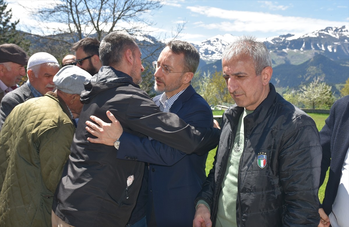 Cumhurbaşkanlığı İletişim Başkanı Fahrettin Altun'un (sağ 2) amcası Nurettin Altun'un cenazesi...