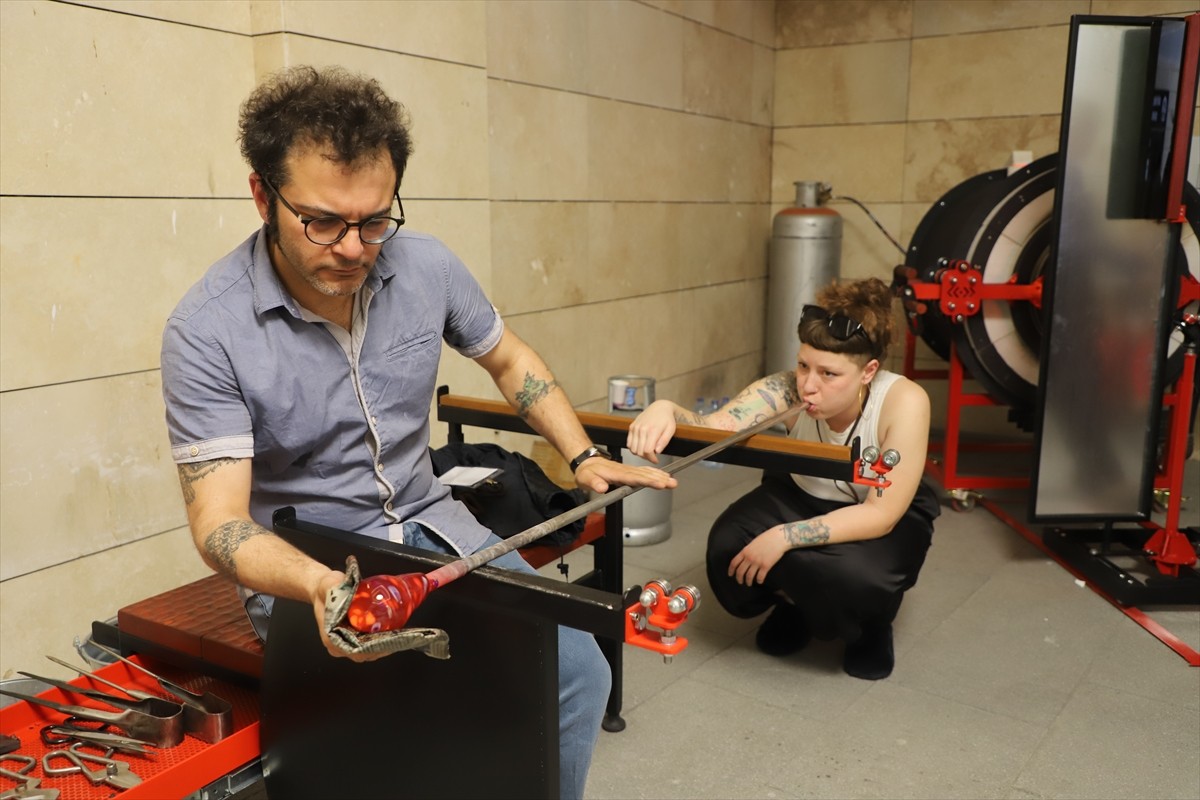 Denizli'de, Büyükşehir Belediyesinin ev sahipliğinde, Karma Tasarım Atölyesi organizasyonu ile...