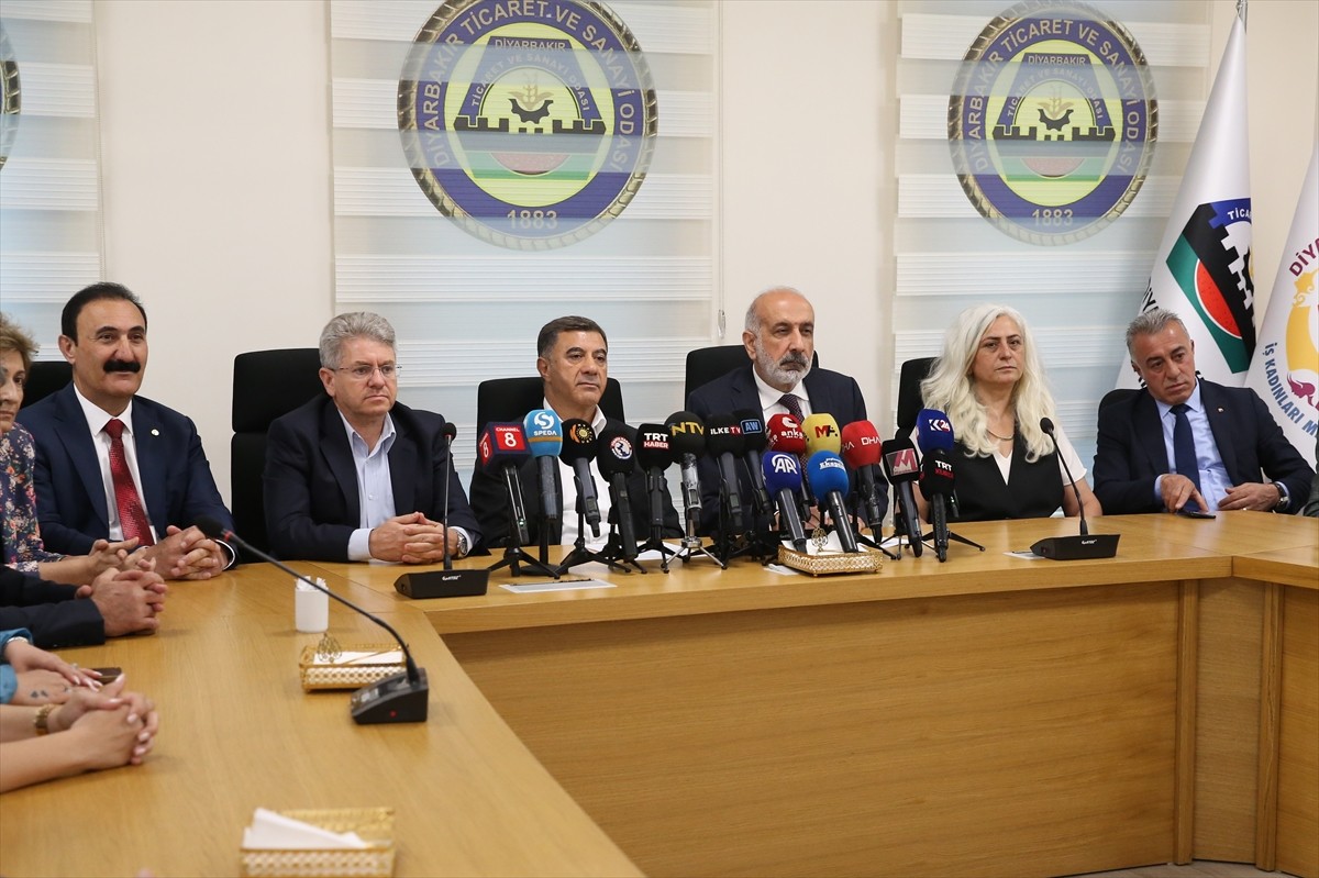 Diyarbakır'da, Doğu ve Güneydoğu Anadolu bölgelerinde faaliyet gösteren sivil toplum kuruluşları...