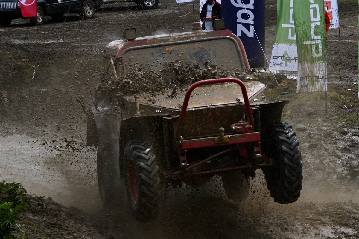 Düzce Safari Off-Road Kulübü (DÜSOF) tarafından düzenlenen "34. Geleneksel Düzce Off-Road...