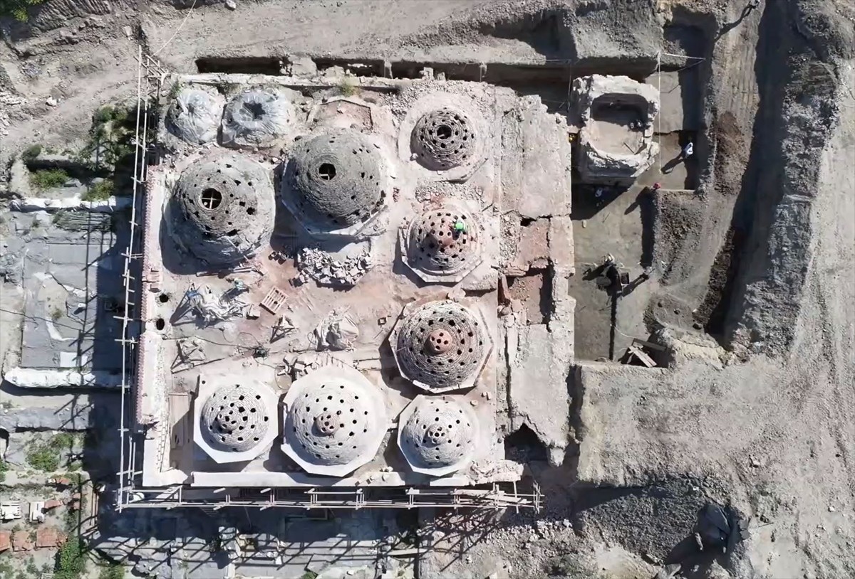 Edirne'de 15. yüzyıl yapısı Gazi Mihal Hamamı'nın ayağa kaldırılması için başlatılan restorasyon...
