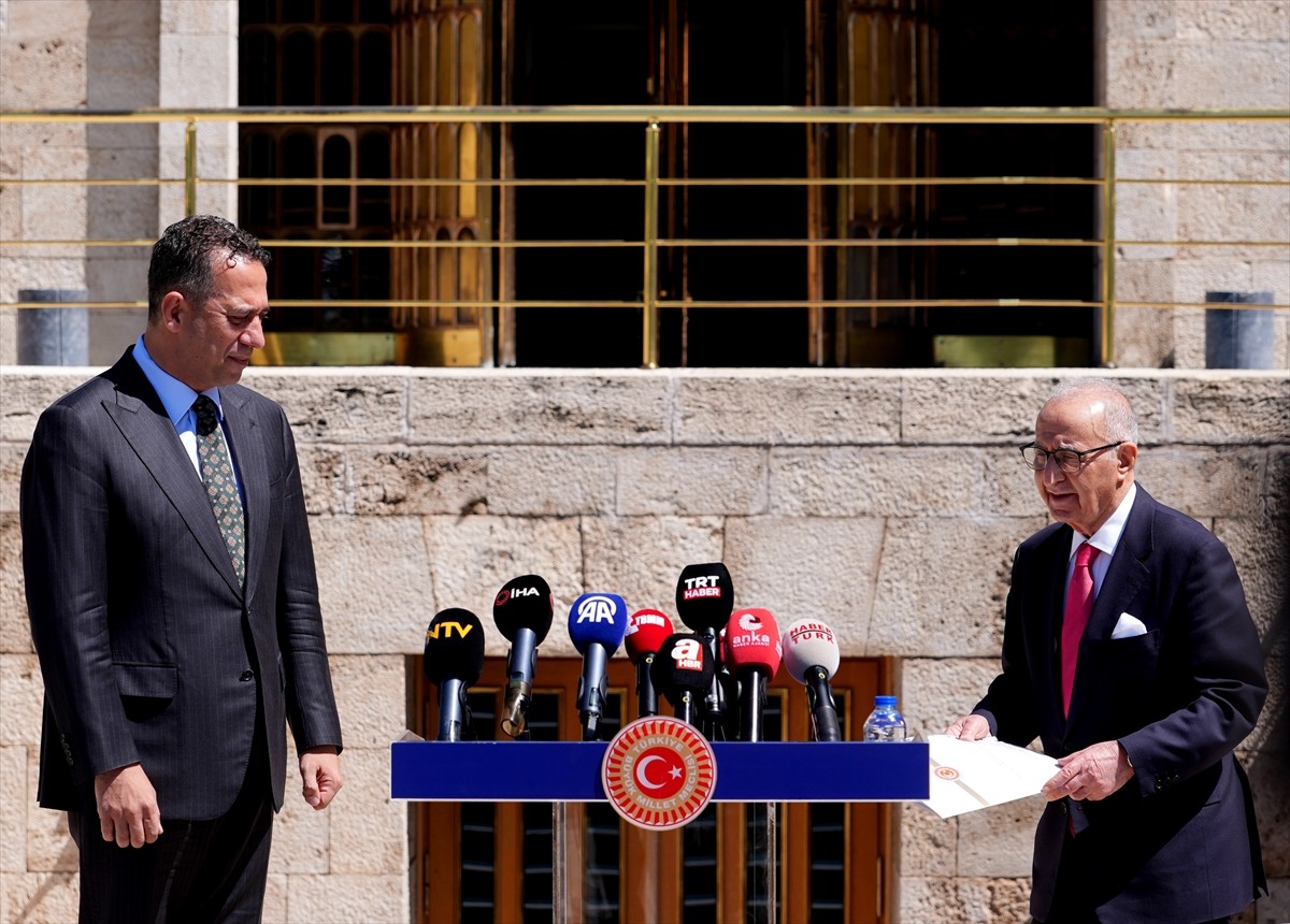 Eski TBMM Başkanları Hikmet Çetin, Hüsamettin Cindoruk (sağda), Cahit Karakaş ve Mustafa Kalemli...