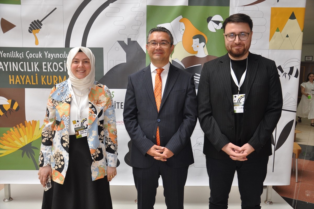 Eskişehir'de, bu yıl 2'ncisi düzenlenen "Yenilikçi Çocuk Yayıncılığı Paneli" Anadolu...