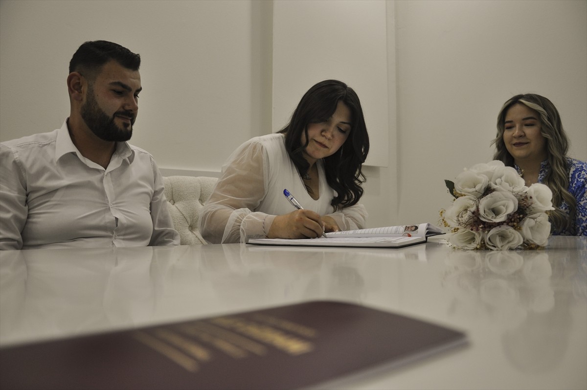 Eskişehir'de nikah törenlerini özel tarihe denk getirmek isteyen çiftler, "05.05.2025"te evliliğe...