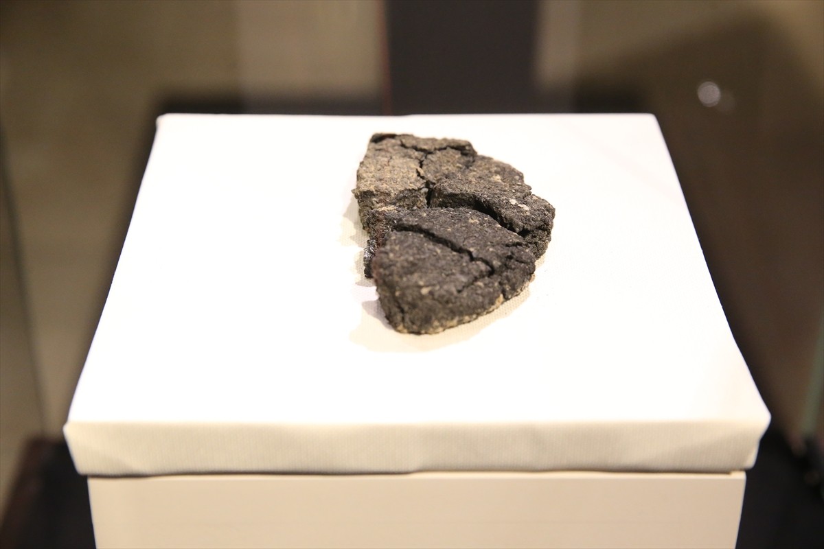 Eskişehir'in Seyitgazi ilçesinde 1996'dan bu yana sürdürülen Küllüoba Höyüğü kazısında gün yüzüne...