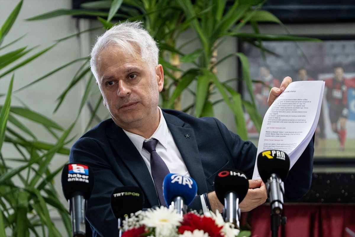 Gençlerbirliği Kulübü Sportif Direktörü Ali Ekber Düzgün, Beştepe İlhan Cavcav Tesisleri'ndeki...