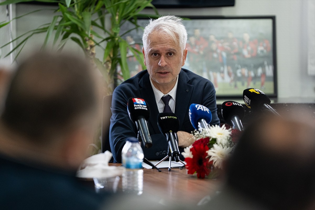 Gençlerbirliği Kulübü Sportif Direktörü Ali Ekber Düzgün, Beştepe İlhan Cavcav Tesisleri'ndeki...