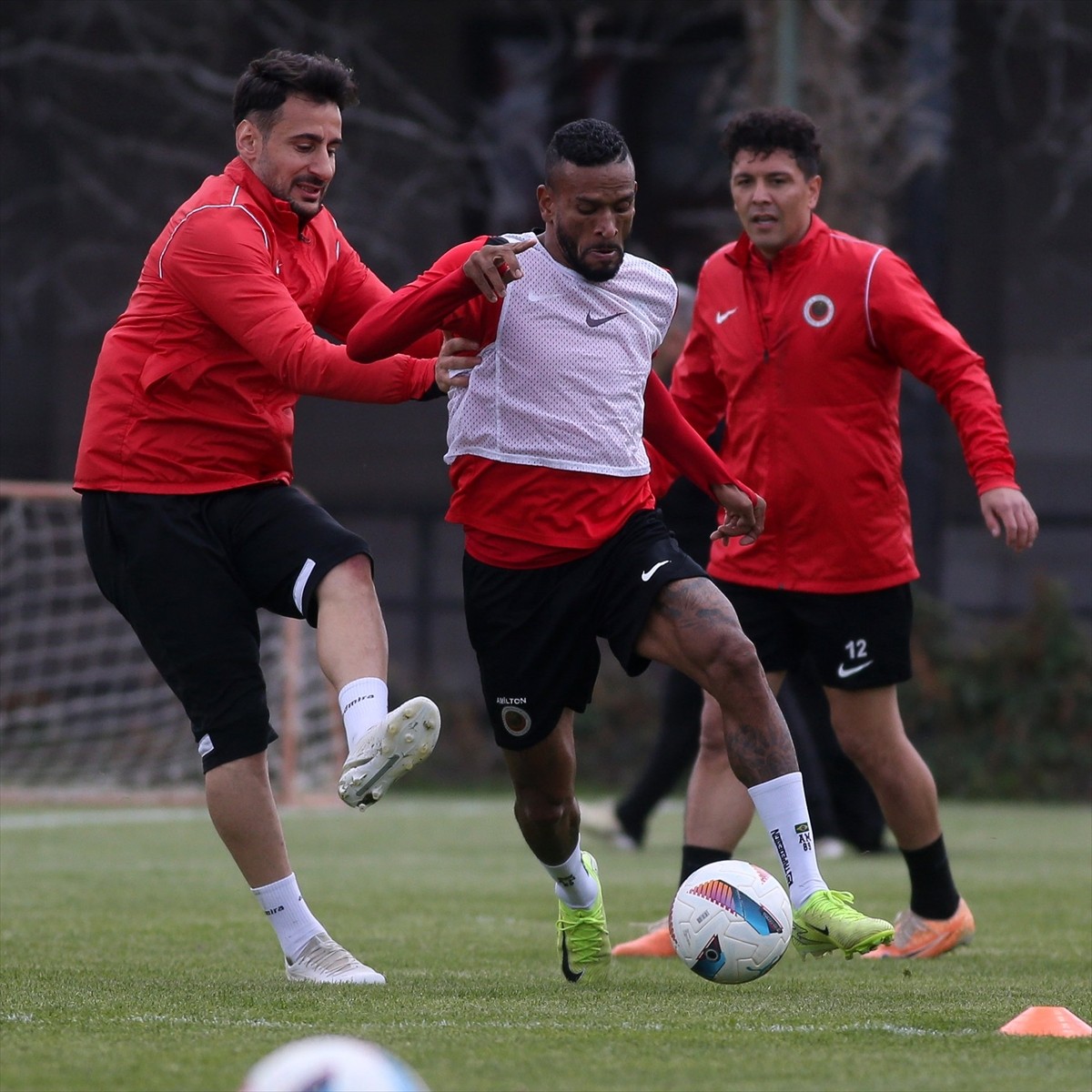 Gençlerbirliği, Trendyol 1. Lig'in 37. haftasında sahasında Sakaryaspor ile oynayacağı maçın...