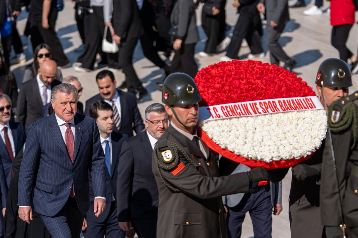 Gençlik ve Spor Bakanı Osman Aşkın Bak ve beraberindeki heyet, 19 Mayıs Atatürk'ü Anma, Gençlik ve...