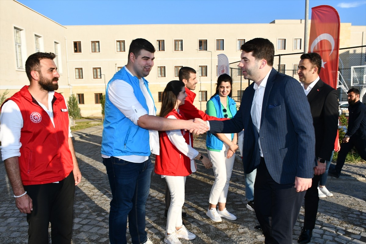 Gençlik ve Spor Bakanlığı Gençlik Hizmetleri Genel Müdürü Enes Efendioğlu, Batman'ın Hasankeyf...