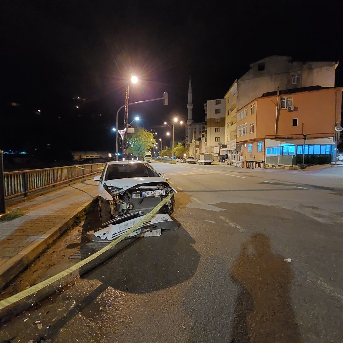 Giresun'un Doğankent ilçesinde meydana gelen trafik kazasında 2 kişi öldü, 2 kişi yaralandı.