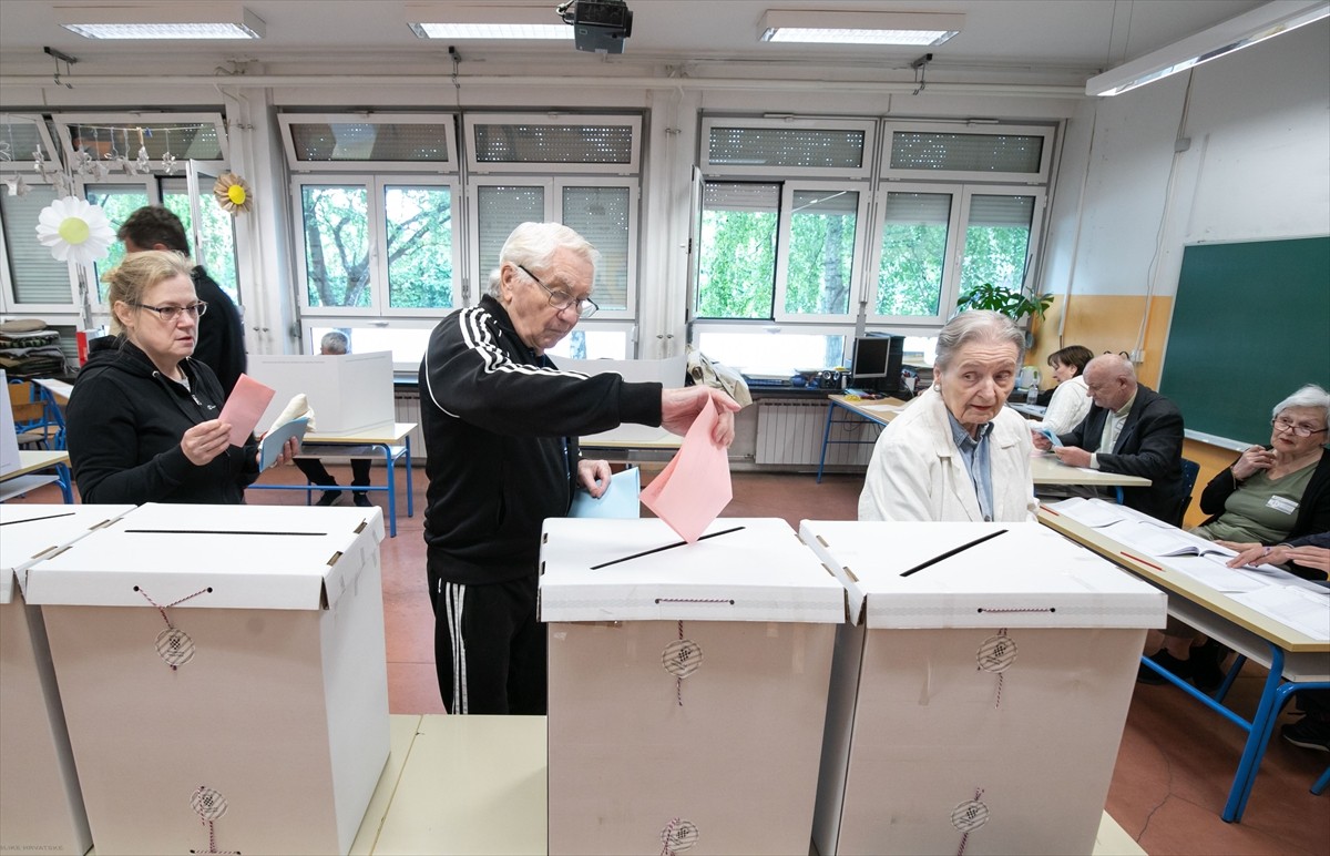  Hırvatistan'da, belediye başkanları ve belediye meclis üyelerinin belirleneceği yerel seçimler...