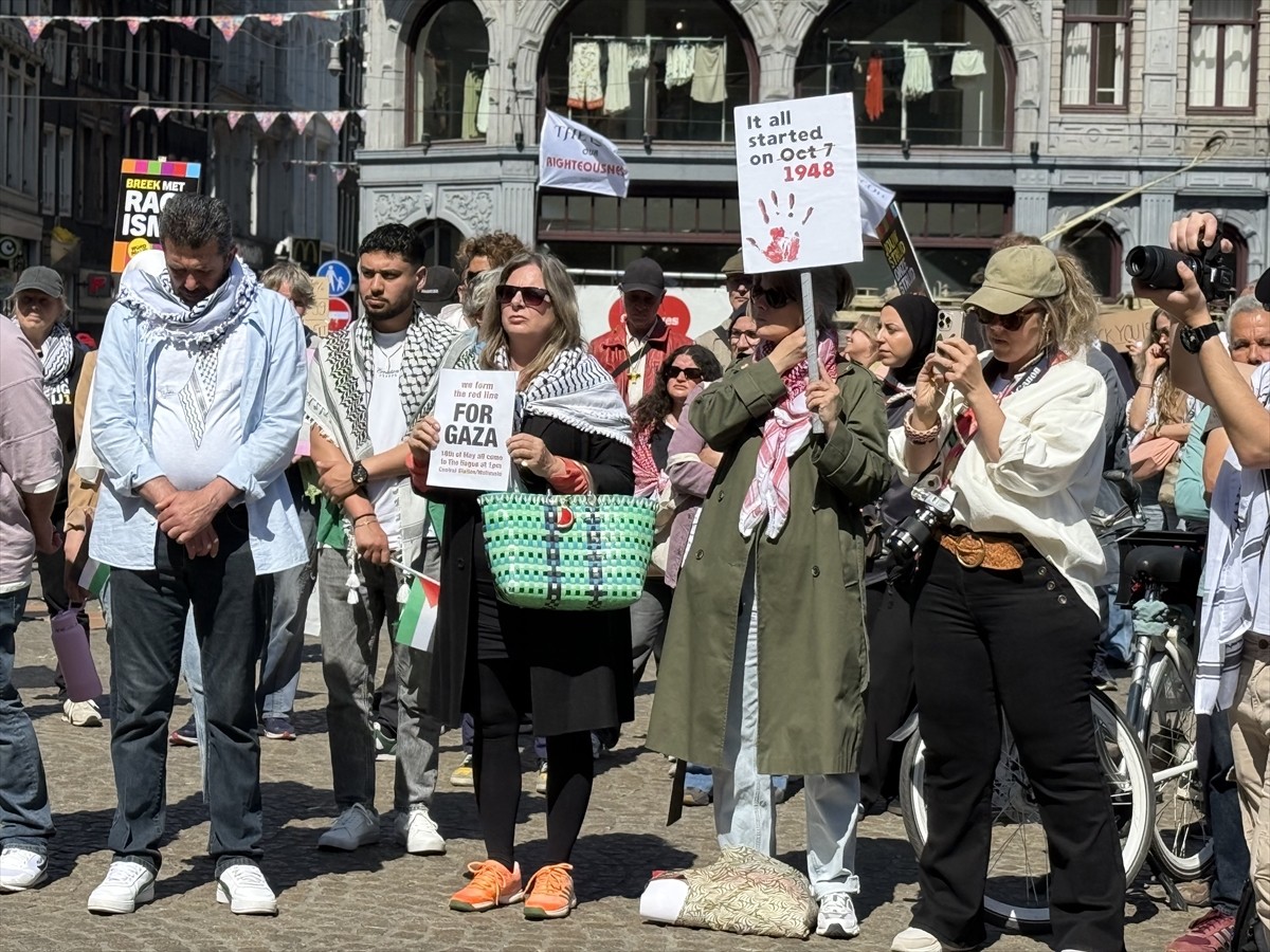 Hollanda'nın başkenti Amsterdam'da, Filistinlilerin zorunlu göçe tabi tutulduğu "Nekbe'nin (Büyük...