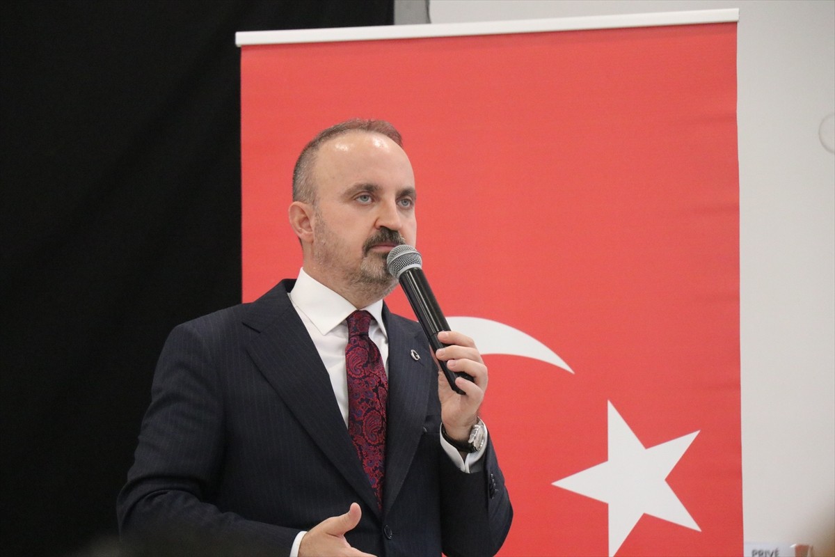 İçişleri Bakan Yardımcısı Bülent Turan, Fransa'nın başkenti Paris'in banliyösü Mitry-Mory'de Türk...