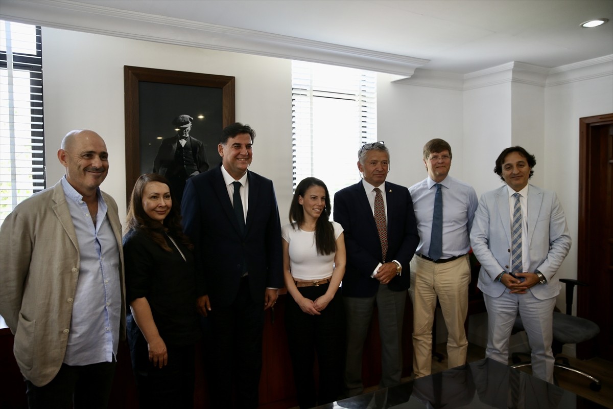 İngiltere'den gelen medya mensubu, politikacı ve iş insanlarından oluşan heyet, Fethiye Belediye...