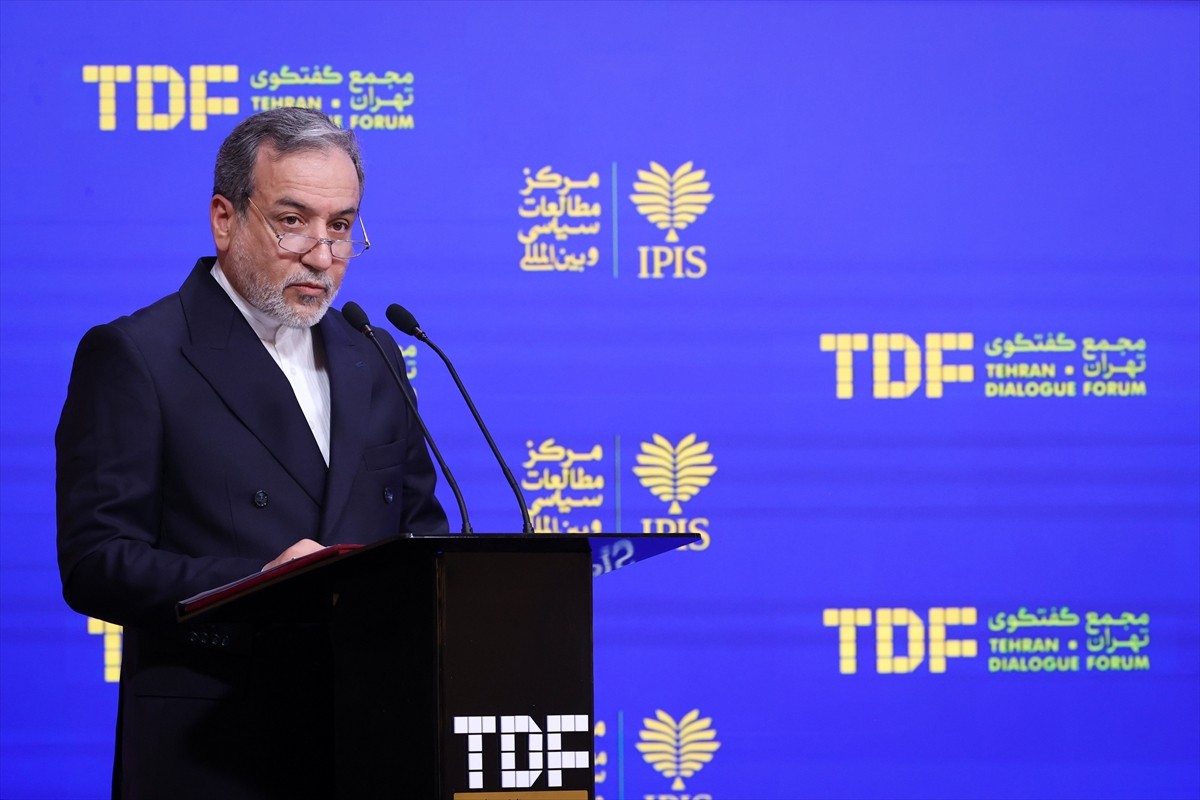 İran Dışişleri Bakanı Abbas Erakçi, Tahran Diyalog Forumu açılışında yaptığı konuşmada ülkesinin...