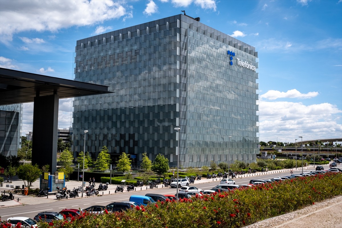 İspanya'nın önde gelen telekomünikasyon şirketlerinden Telefonica'da ağ güncellemesinden...