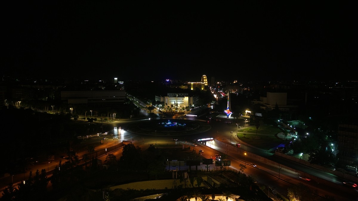 İsrail'e ait savaş uçakları, Suriye'nin başkenti Şam ile Hama, Lazkiye, Dera ve Kuneytra illerine...