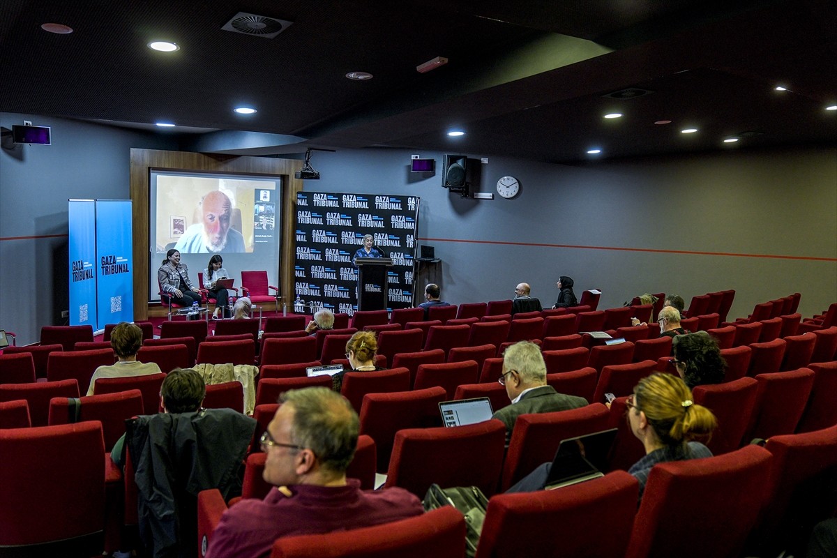 İsrail'in saldırıları altındaki Gazze'de yaşananların hukuki, siyasi ve etik yönlerini araştırmak...