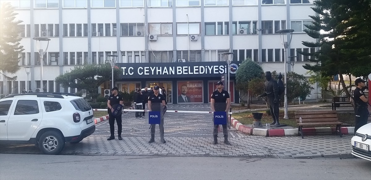 İstanbul merkezli 4 ayrı yolsuzluk soruşturmasında eski CHP Milletvekili Aykut Erdoğdu...