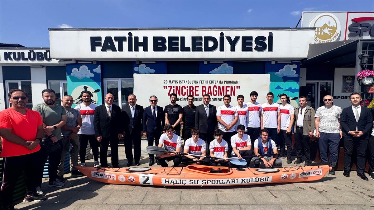 İstanbul Milli Eğitim Müdürlüğünce Haliç'te, İstanbul'un fethinin 572. yıl dönümü kapsamında...