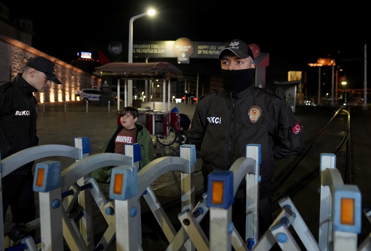  İstanbul Valiliğinin açıkladığı 1 Mayıs Emek ve Dayanışma Günü tedbirleri kapsamında bazı yollar...