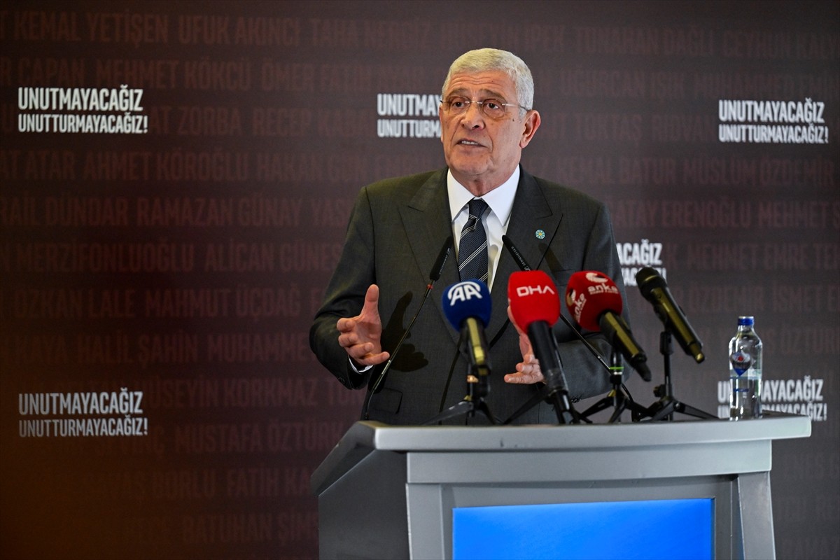 İYİ Parti Genel Başkanı Müsavat Dervişoğlu, partisinin Anneler Günü dolayısıyla şehit aileleri ve...