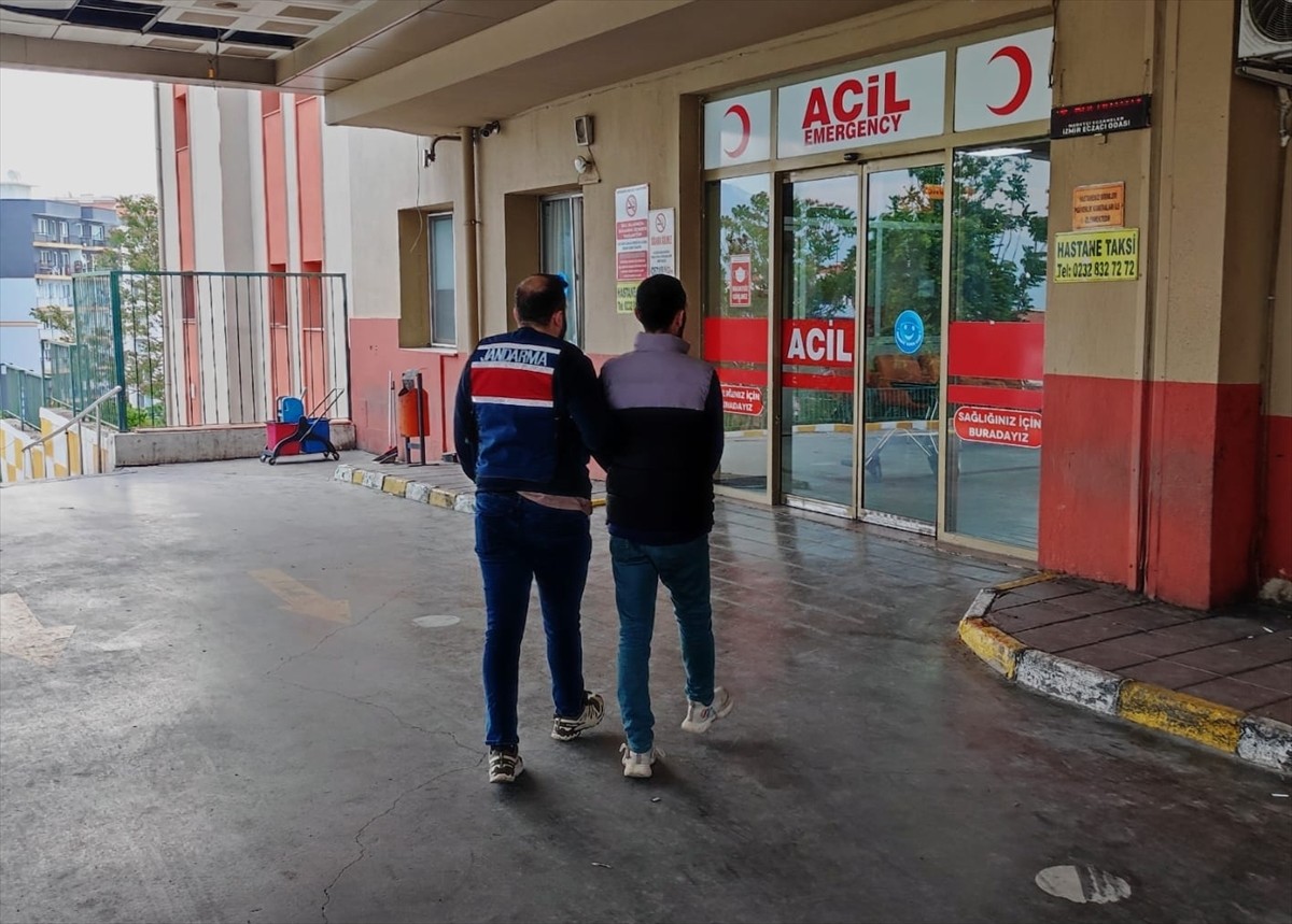 İzmir merkezli 4 ilde, silahlı terör örgütü DEAŞ'a yönelik düzenlenen operasyonda gözaltı kararı...