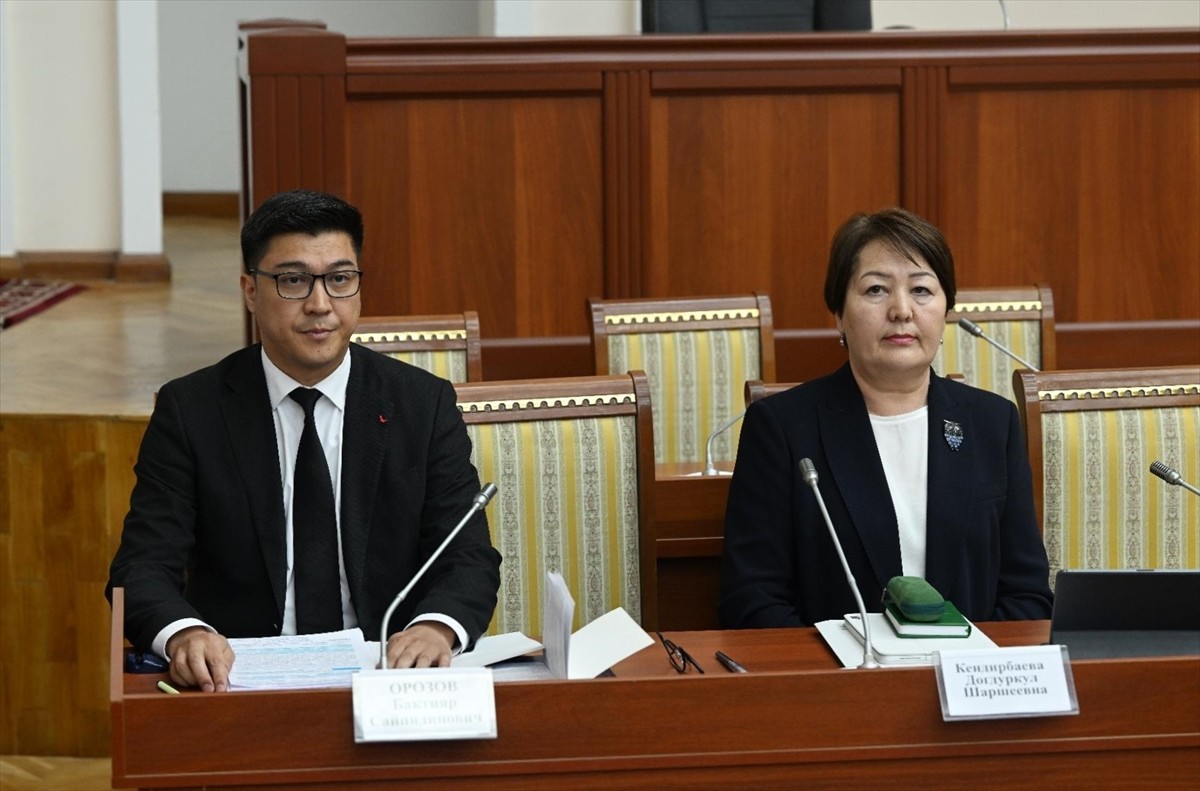 Kırgızistan'da, Eğitim ve Bilim Bakanlığı kaldırılarak, yerine Eğitim Bakanlığı ile Bilim...