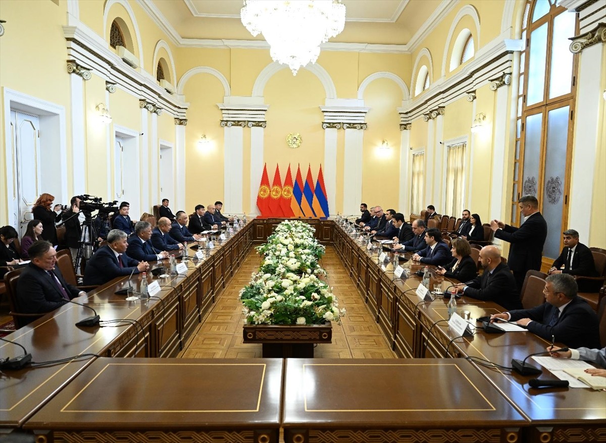 Kırgızistan Meclis Başkanı Nurlanbek Turgunbek Uulu, resmi temaslarda bulunmak üzere gittiği...