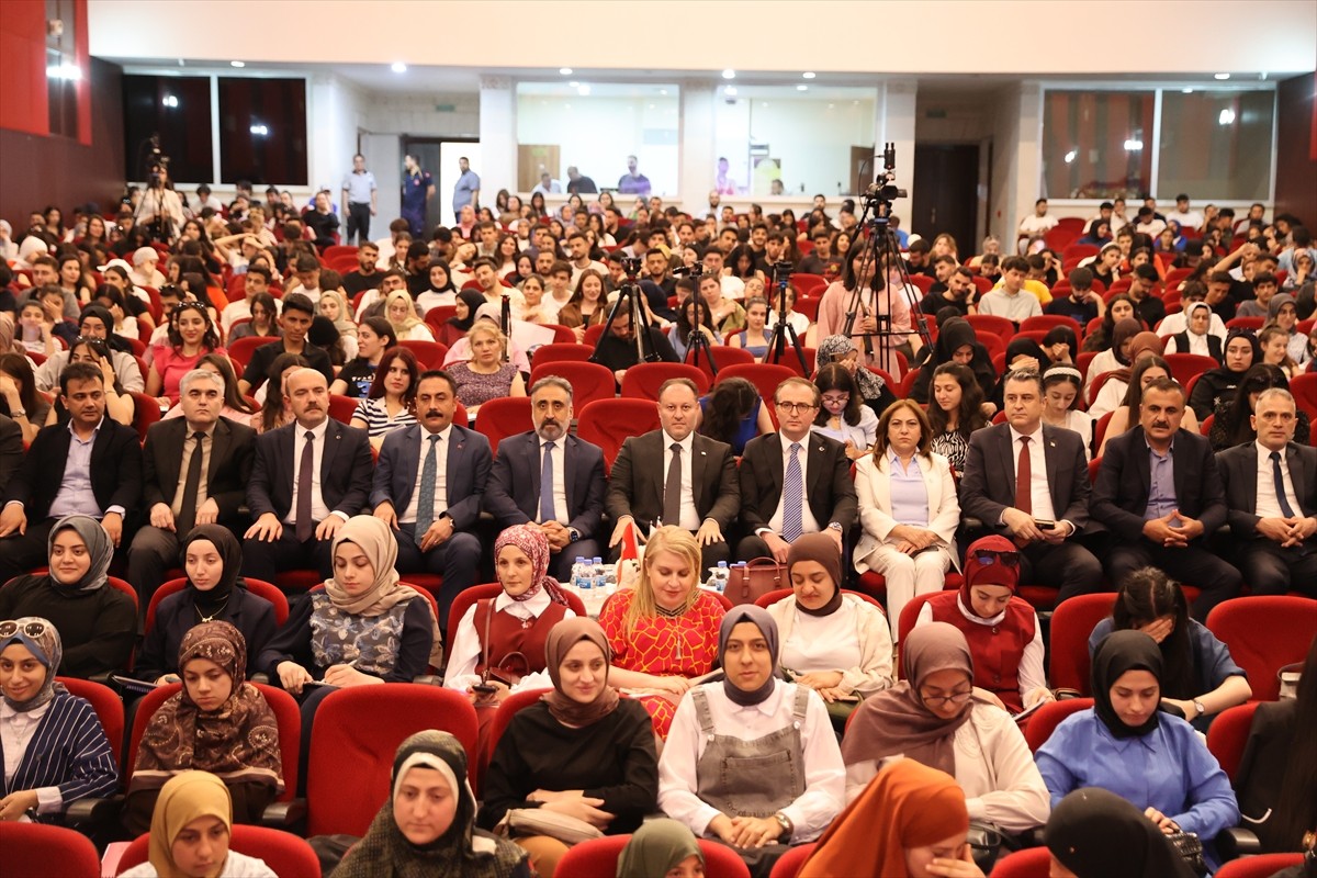 Kuzey Kıbrıs Türk Cumhuriyeti (KKTC) Cumhuriyet Meclisi Başkanı Ziya Öztürkler (sağ3), Mardin...