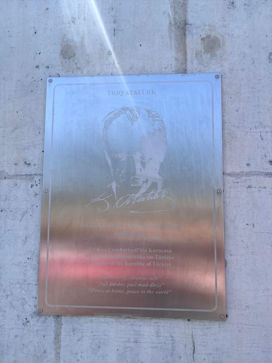 Malta'nın Marsa kasabasında, tarihi Türk Şehitliği'nin yakınındaki işlek bir caddeye...