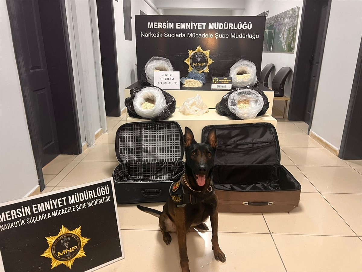 Mersin'de polis ekiplerinin operasyonunda 324 bin uyuşturucu hap ele geçirildi, 4 şüpheli...