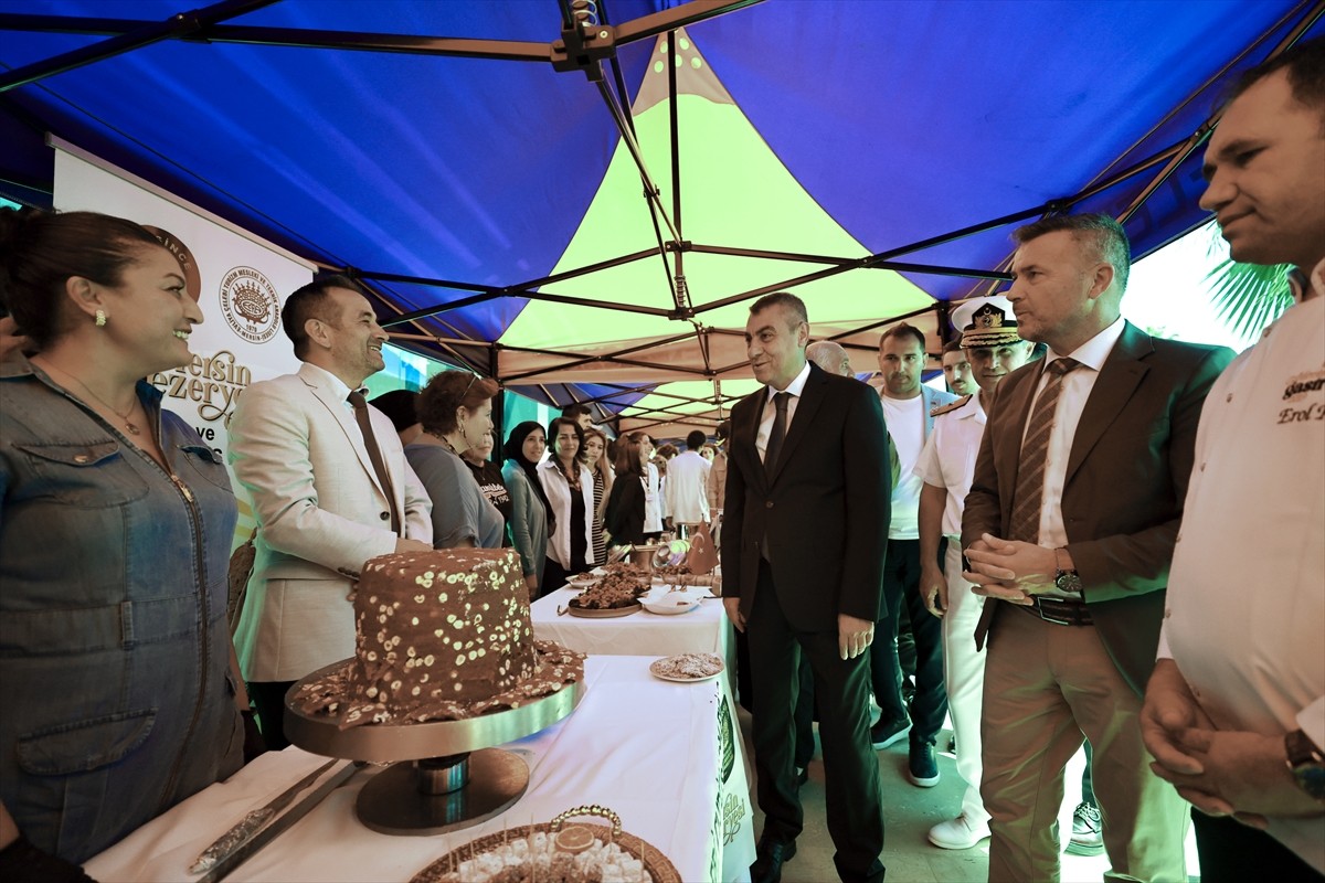 Mersin'de, Türk Mutfağı Haftası kapsamında düzenlenen etkinlikle aralarında kentin coğrafi işaret...