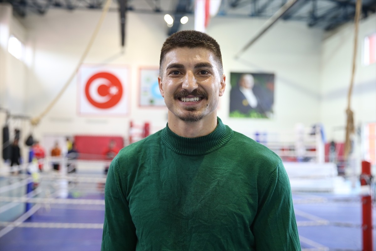 Milli boksör Yunus Emre Taşkın, hem ringde hem beyaz perdede "parlamak" istiyor. 