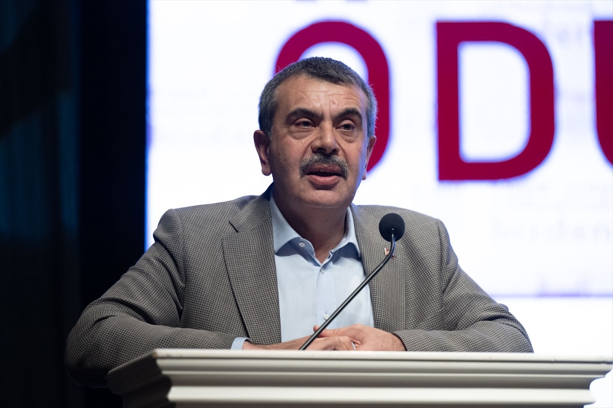 Milli Eğitim Bakanı Yusuf Tekin, Zeytinburnu Kültür ve Sanat Merkezi'nde gerçekleştirilen 19....