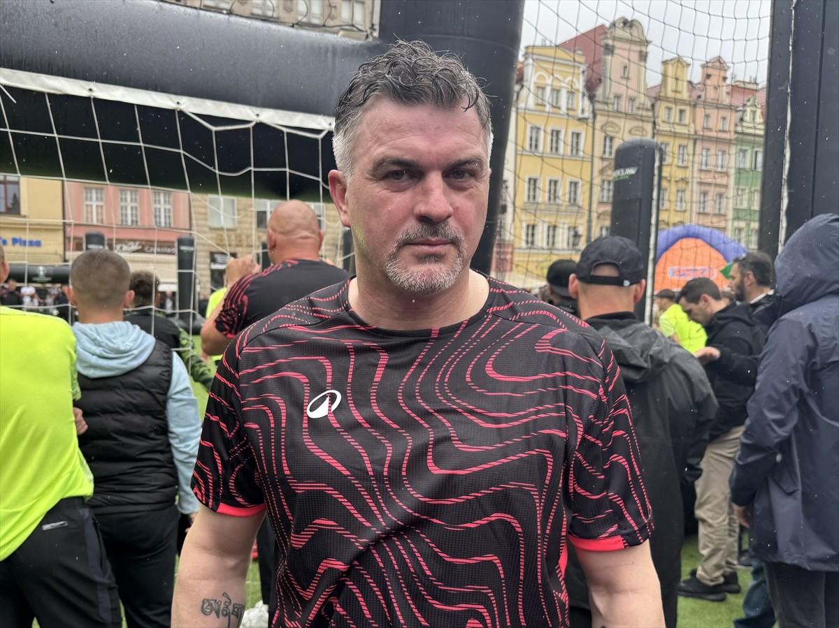 MKE Ankaragücü'nün Polonyalı eski futbolcusu Michal Zewlakow, AA muhabirine açıklamalarda...