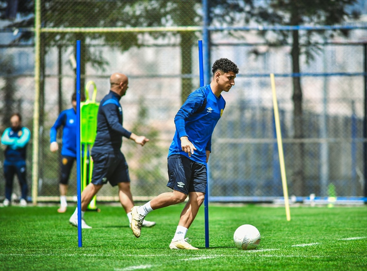 MKE Ankaragücü, Trendyol 1. Lig'in 37. haftasında Emre Gökdemir İnşaat Ankara Keçiörengücü ile 4...