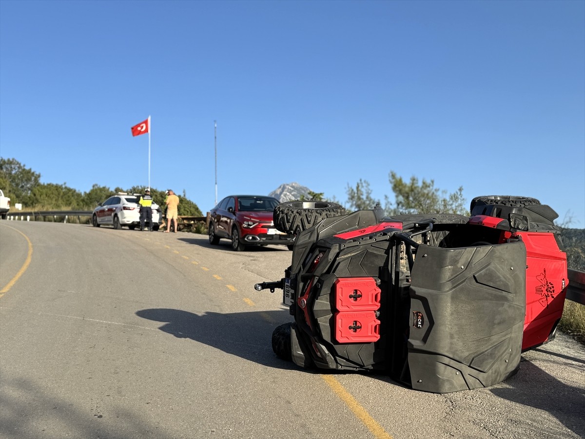 Muğla’nın Fethiye ilçesinde iki ayrı kazada biri yabancı uyruklu 3 kişi yaralandı. Kayaköy-Fethiye...