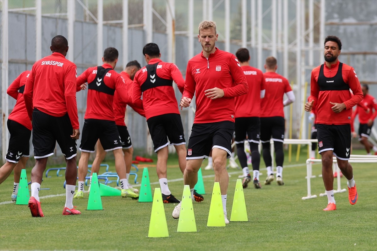 Net Global Sivasspor, Trendyol Süper Lig'in 36. haftasında deplasmanda Reeder Samsunspor ile...