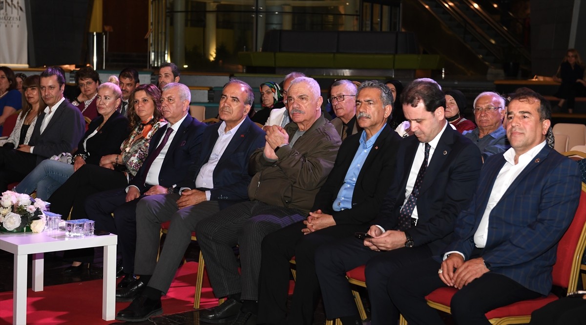 Osmangazi Belediyesince bu yıl ilk kez düzenlenen 1. Altın Çınar Uluslararası Kısa Film...