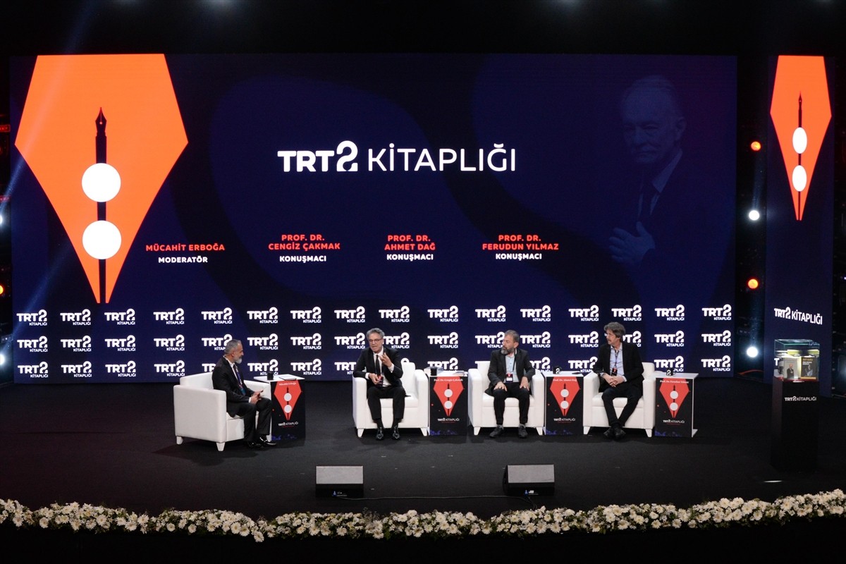 "TRT 2 Kitaplığı" tanıtım etkinliğinde Türk düşünce dünyasında derin izler bırakan Prof. Dr....